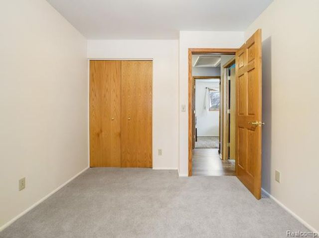 4445 Dixon Drive W, Flint Charter Township, MI 48473