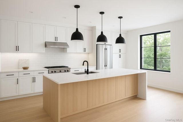 81 Old Broadway Avenue, Sayville, NY 11782