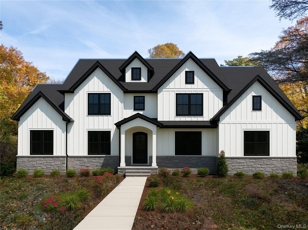 81 Old Broadway Avenue, Sayville, NY 11782