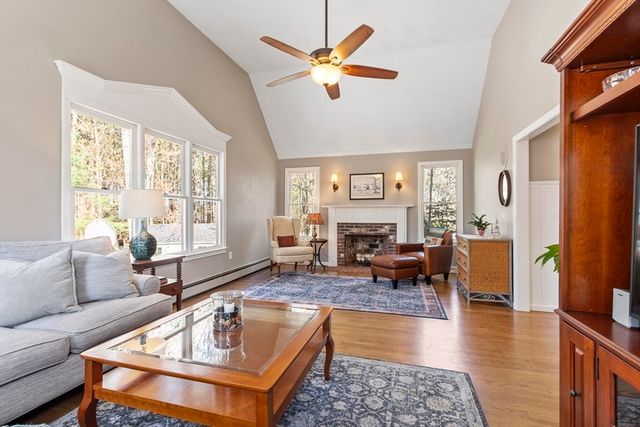 31 Fifers Ln, Boxborough, MA 01719