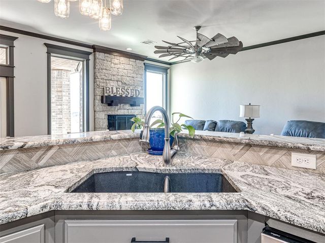 6928 S Evans Road, El Reno, OK 73036