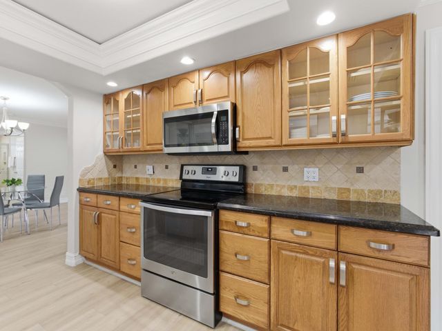 1921 NE 28th Court, Lighthouse Point, FL 33064