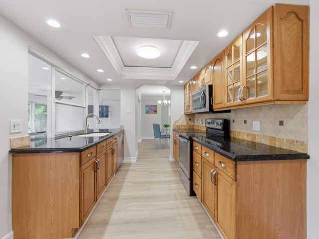 1921 NE 28th Court, Lighthouse Point, FL 33064