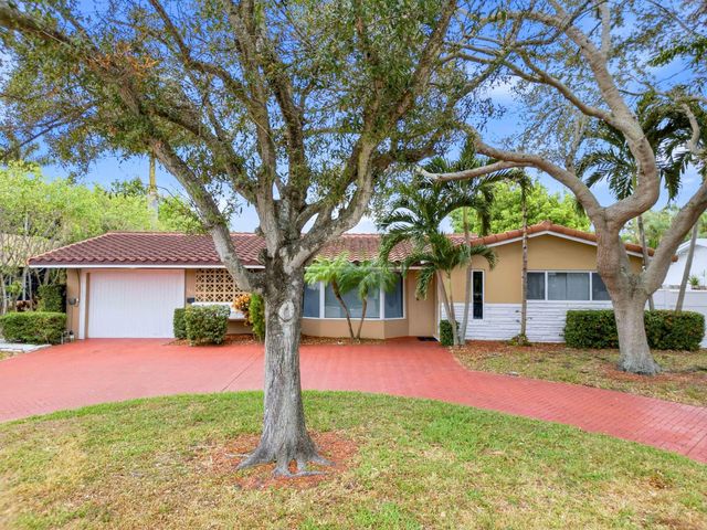 1921 NE 28th Court, Lighthouse Point, FL 33064