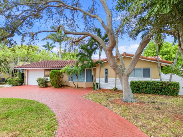 1921 NE 28th Court, Lighthouse Point, FL 33064