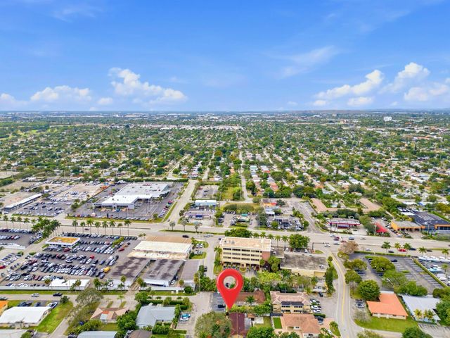 1921 NE 28th Court, Lighthouse Point, FL 33064