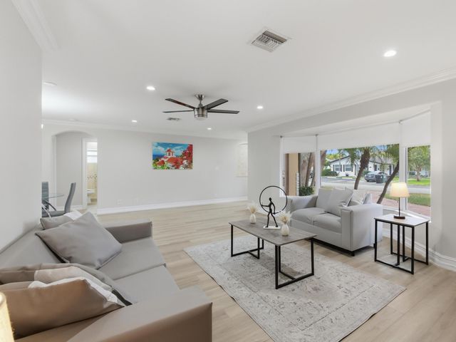 1921 NE 28th Court, Lighthouse Point, FL 33064