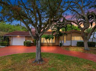 1921 NE 28th Court, Lighthouse Point, FL 33064