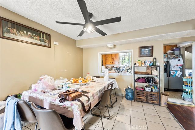 2424 West Boulevard, Los Angeles, CA 90016