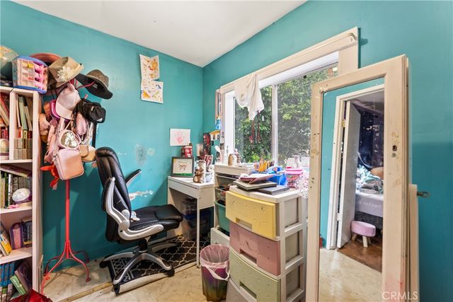 2424 West Boulevard, Los Angeles, CA 90016