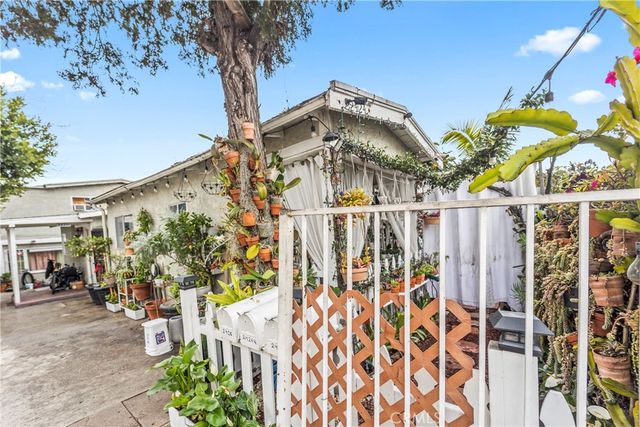 2424 West Boulevard, Los Angeles, CA 90016