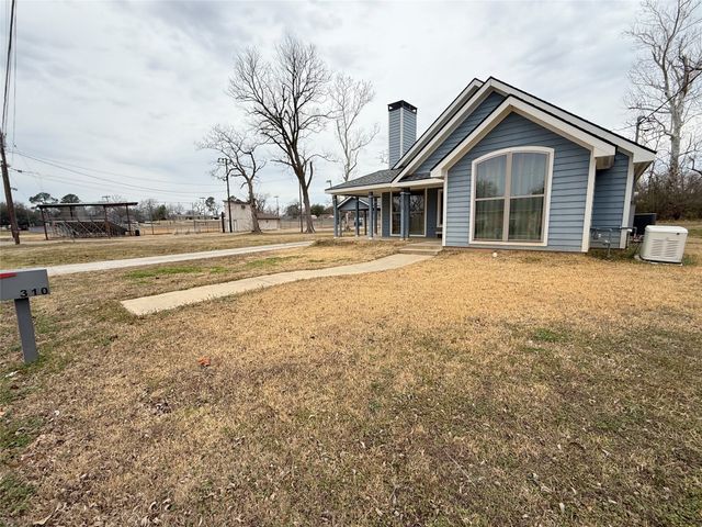 310 Blackjack Street, Winnsboro, TX 75494