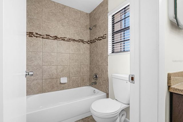 5528 SW 4TH PLACE 5528, Gainesville, FL 32607