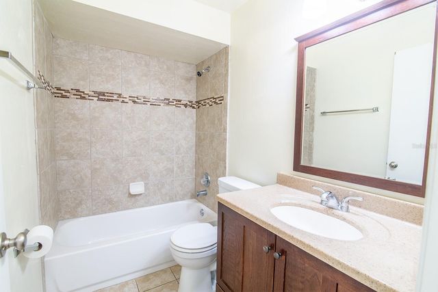 5528 SW 4TH PLACE 5528, Gainesville, FL 32607