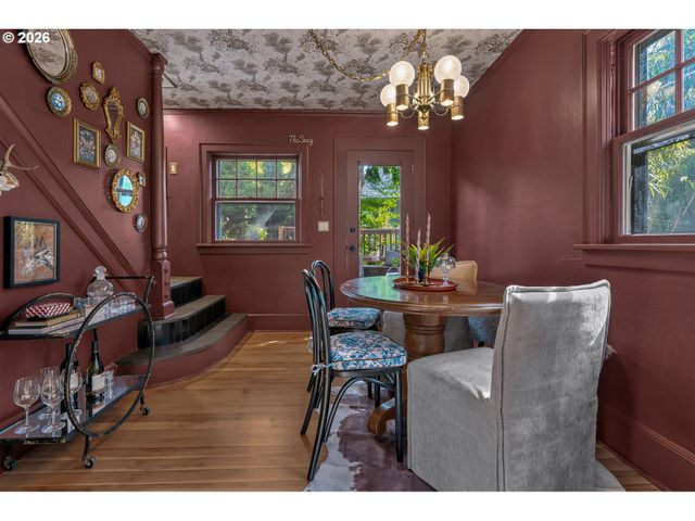 2714 Ne EVERETT St, Portland, OR 97232