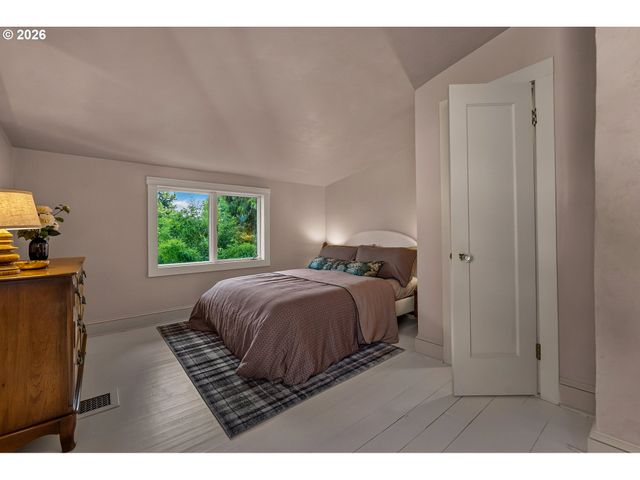 2714 Ne EVERETT St, Portland, OR 97232