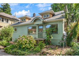 2714 Ne EVERETT St, Portland, OR 97232