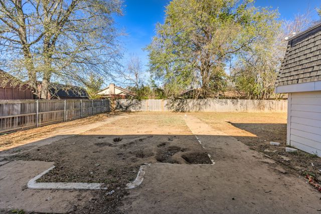 3935 Dawn Drive, Paris, TX 75462