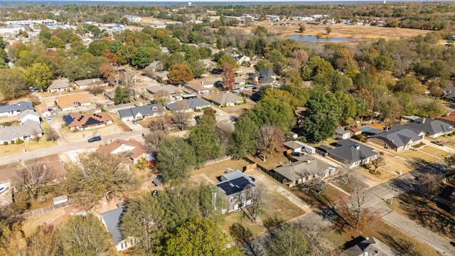 3935 Dawn Drive, Paris, TX 75462