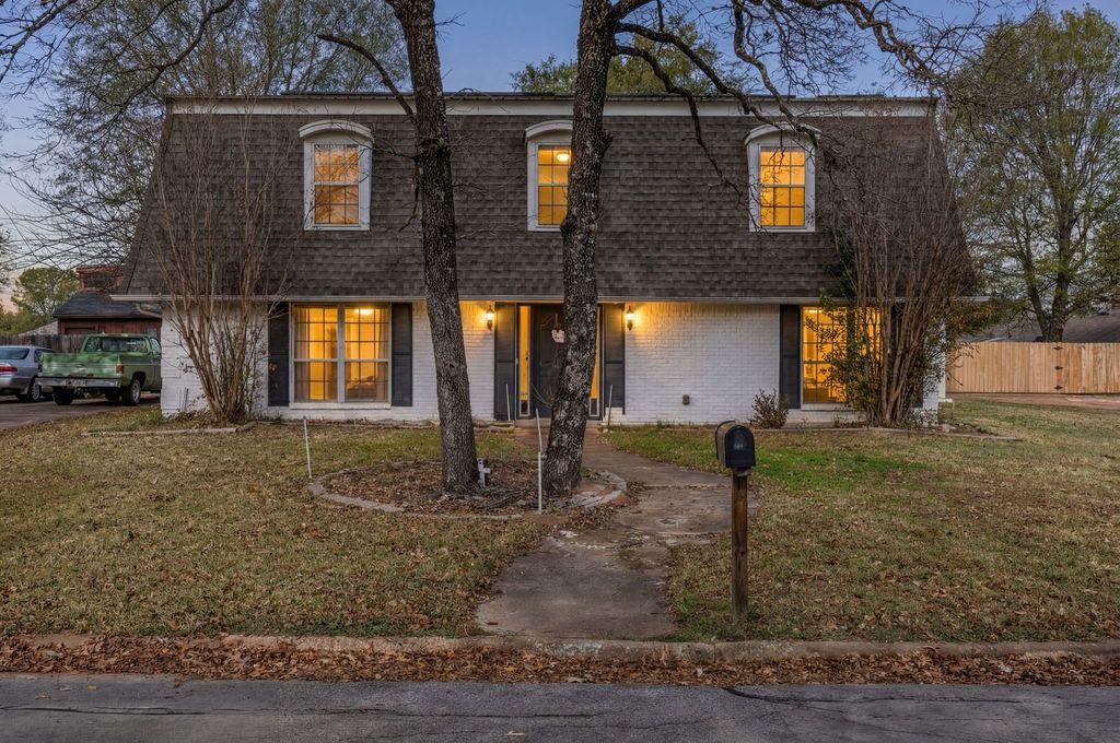 3935 Dawn Drive, Paris, TX 75462