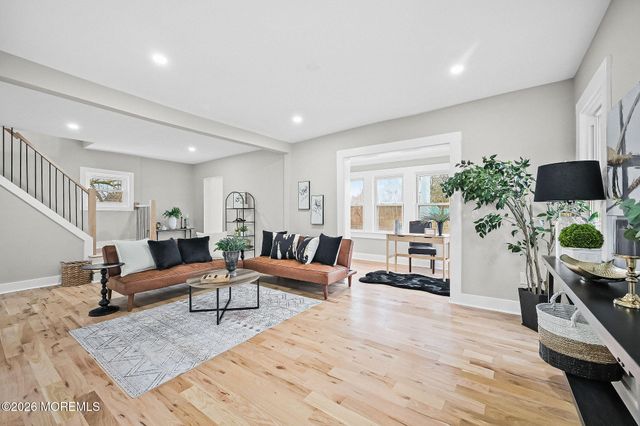 8 Newman Street, Hazlet, NJ 07734