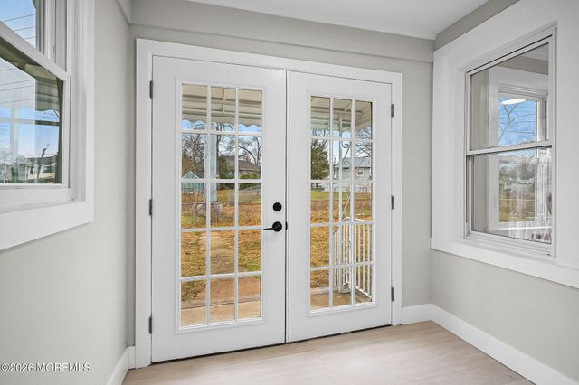 8 Newman Street, Hazlet, NJ 07734