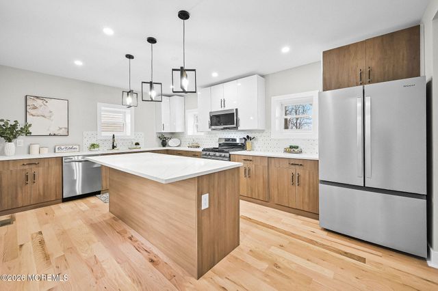 8 Newman Street, Hazlet, NJ 07734