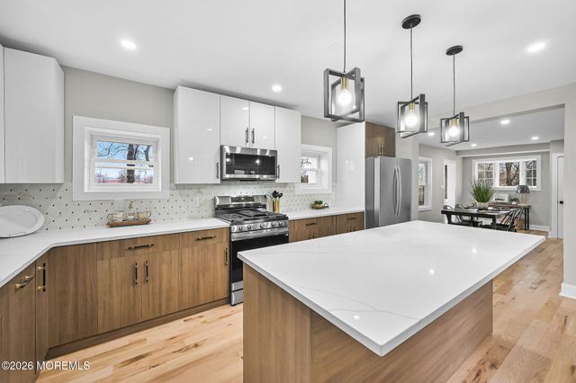 8 Newman Street, Hazlet, NJ 07734