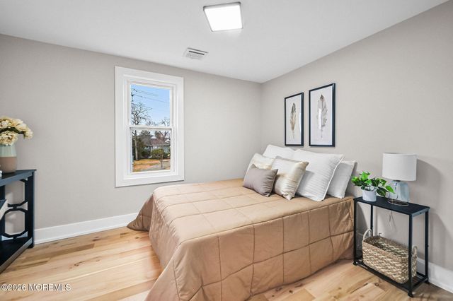 8 Newman Street, Hazlet, NJ 07734