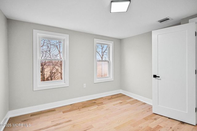 8 Newman Street, Hazlet, NJ 07734