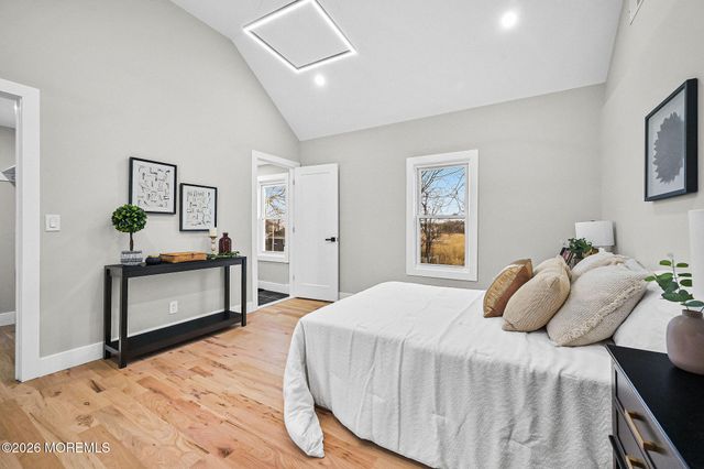 8 Newman Street, Hazlet, NJ 07734