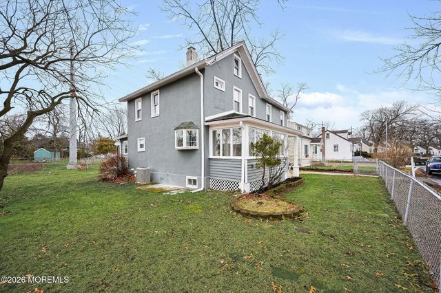 8 Newman Street, Hazlet, NJ 07734