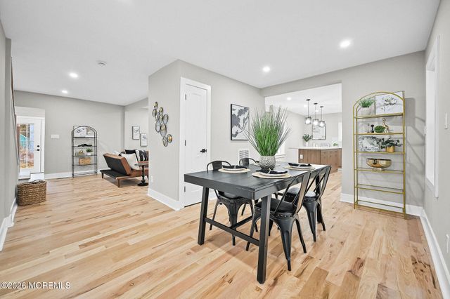 8 Newman Street, Hazlet, NJ 07734