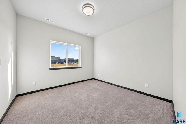 1230 N Titan Ave Avenue, Tea, SD 57064