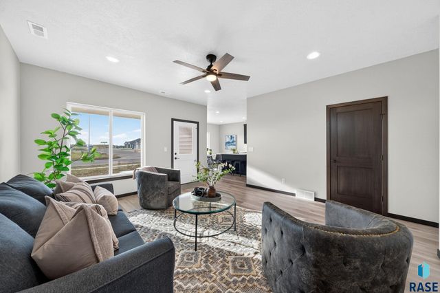 1230 N Titan Ave Avenue, Tea, SD 57064