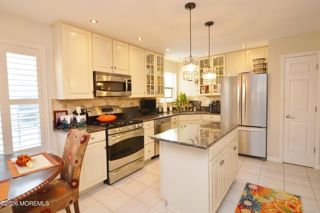 2555 Ridgemont Court, Toms River, NJ 08755