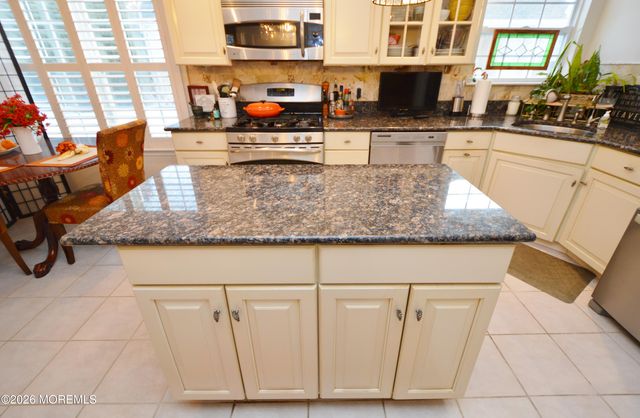 2555 Ridgemont Court, Toms River, NJ 08755