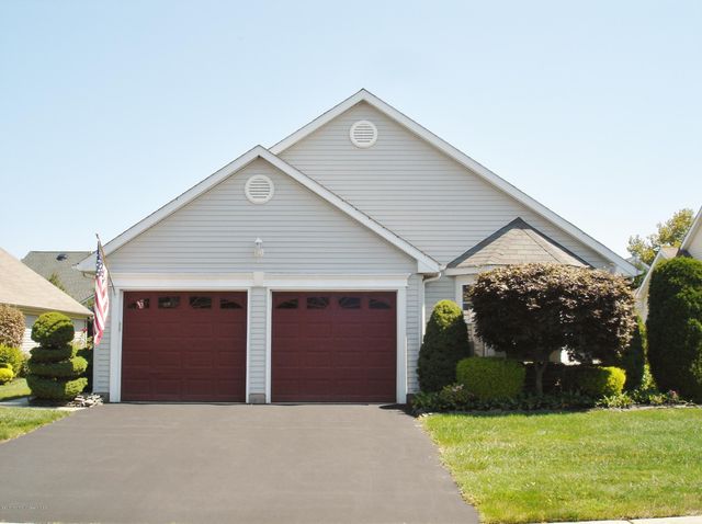 2555 Ridgemont Court, Toms River, NJ 08755