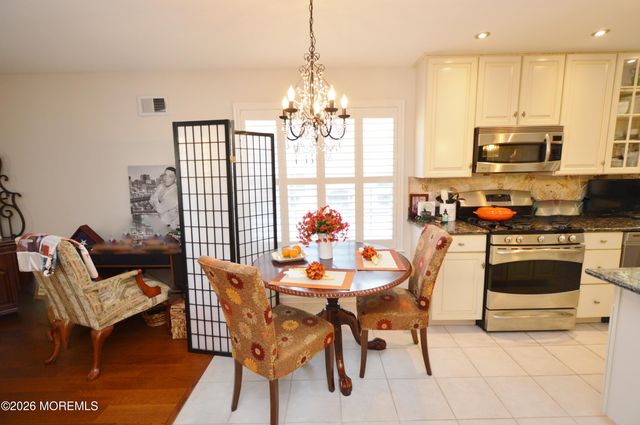 2555 Ridgemont Court, Toms River, NJ 08755