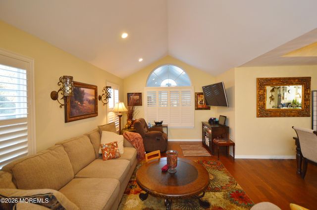 2555 Ridgemont Court, Toms River, NJ 08755