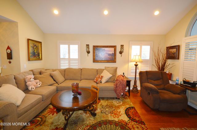 2555 Ridgemont Court, Toms River, NJ 08755