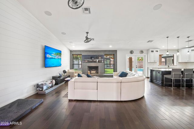 409 E CAROL ANN Way, Phoenix, AZ 85022