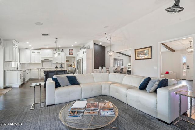 409 E CAROL ANN Way, Phoenix, AZ 85022