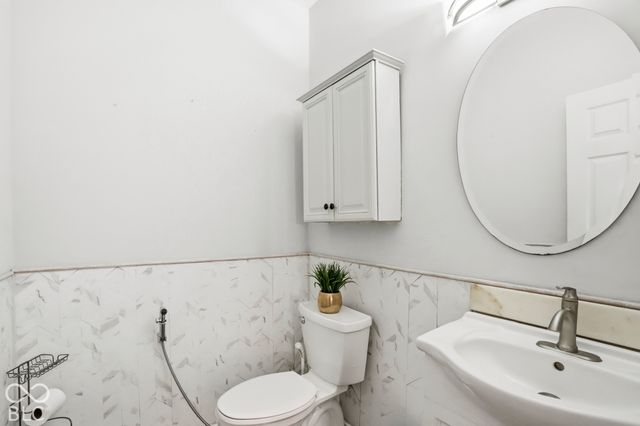 5889 Pebblestream Drive, Carmel, IN 46033
