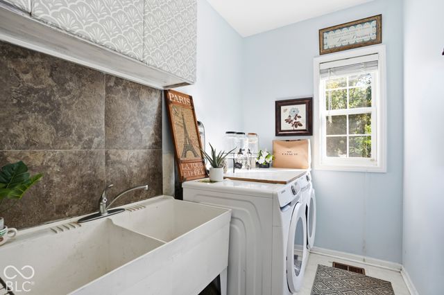 5889 Pebblestream Drive, Carmel, IN 46033