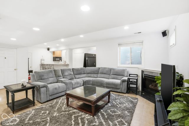 5889 Pebblestream Drive, Carmel, IN 46033