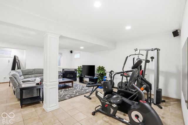 5889 Pebblestream Drive, Carmel, IN 46033