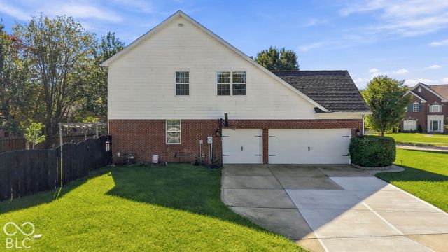 5889 Pebblestream Drive, Carmel, IN 46033