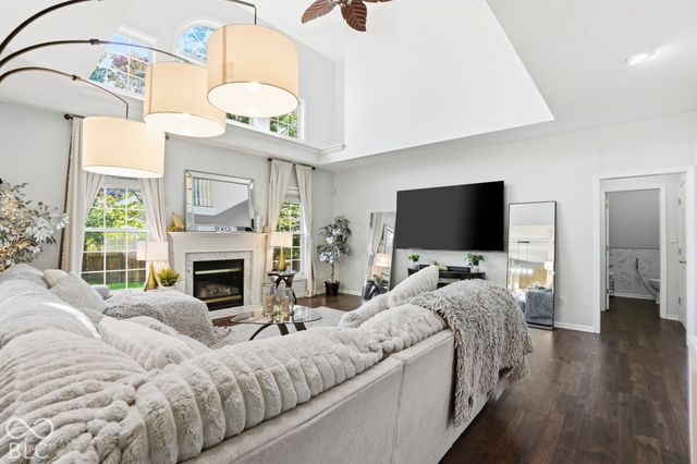 5889 Pebblestream Drive, Carmel, IN 46033