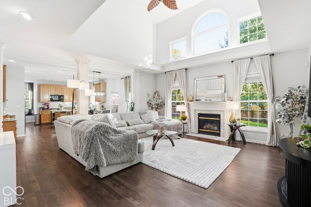 5889 Pebblestream Drive, Carmel, IN 46033